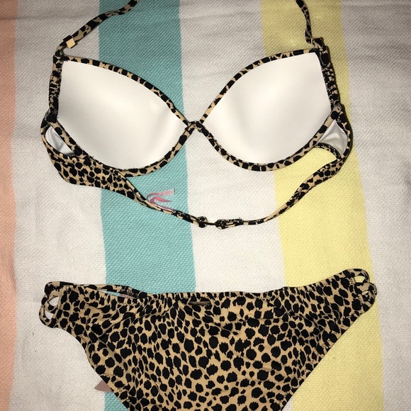 🌴NWT VS PINK BIKINI🌴 - Picture 2 of 8